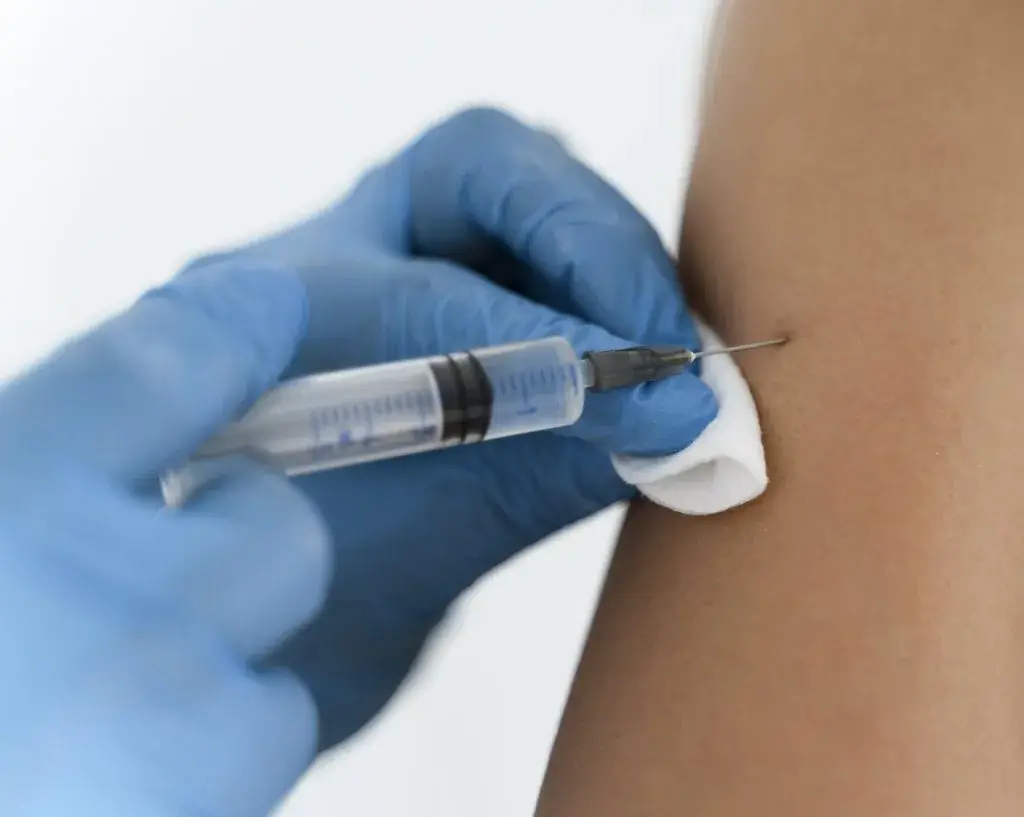 تزریق واکسن گارداسیل جهت جلوگیری از انتقال ویروس HPV