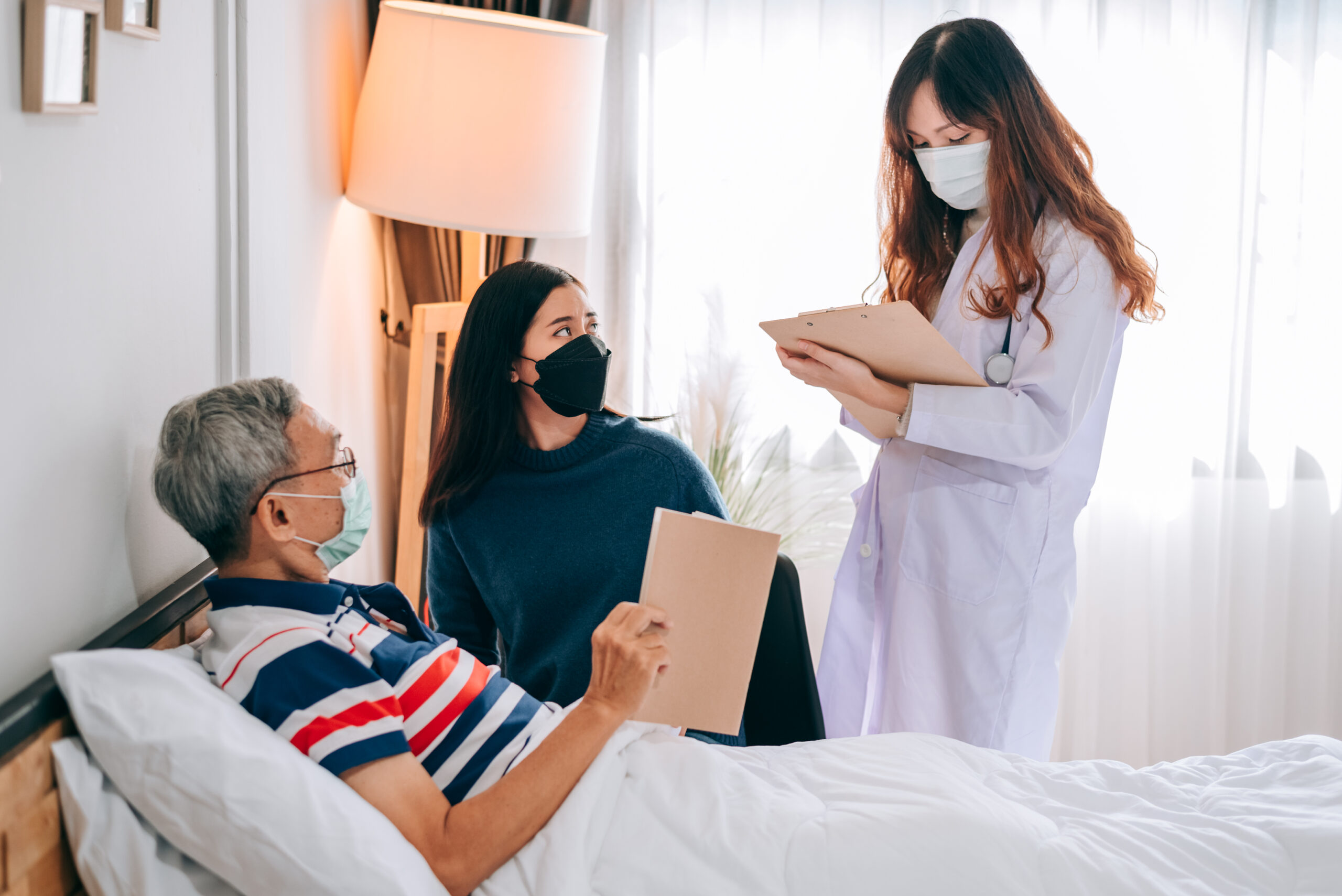 Doctor ante nurse in home 